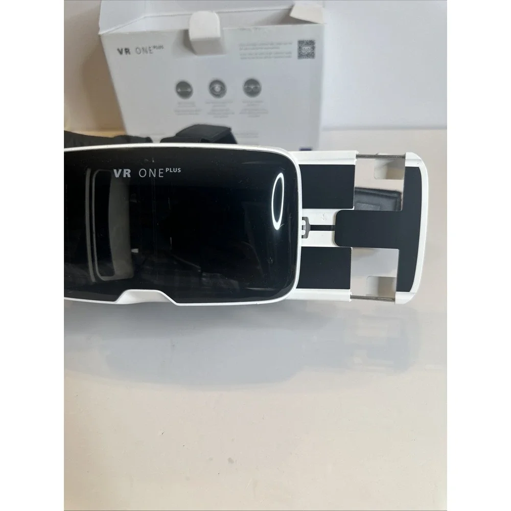 ZEISS VR One Plus Virtual Reality‎ Smartphone Headset